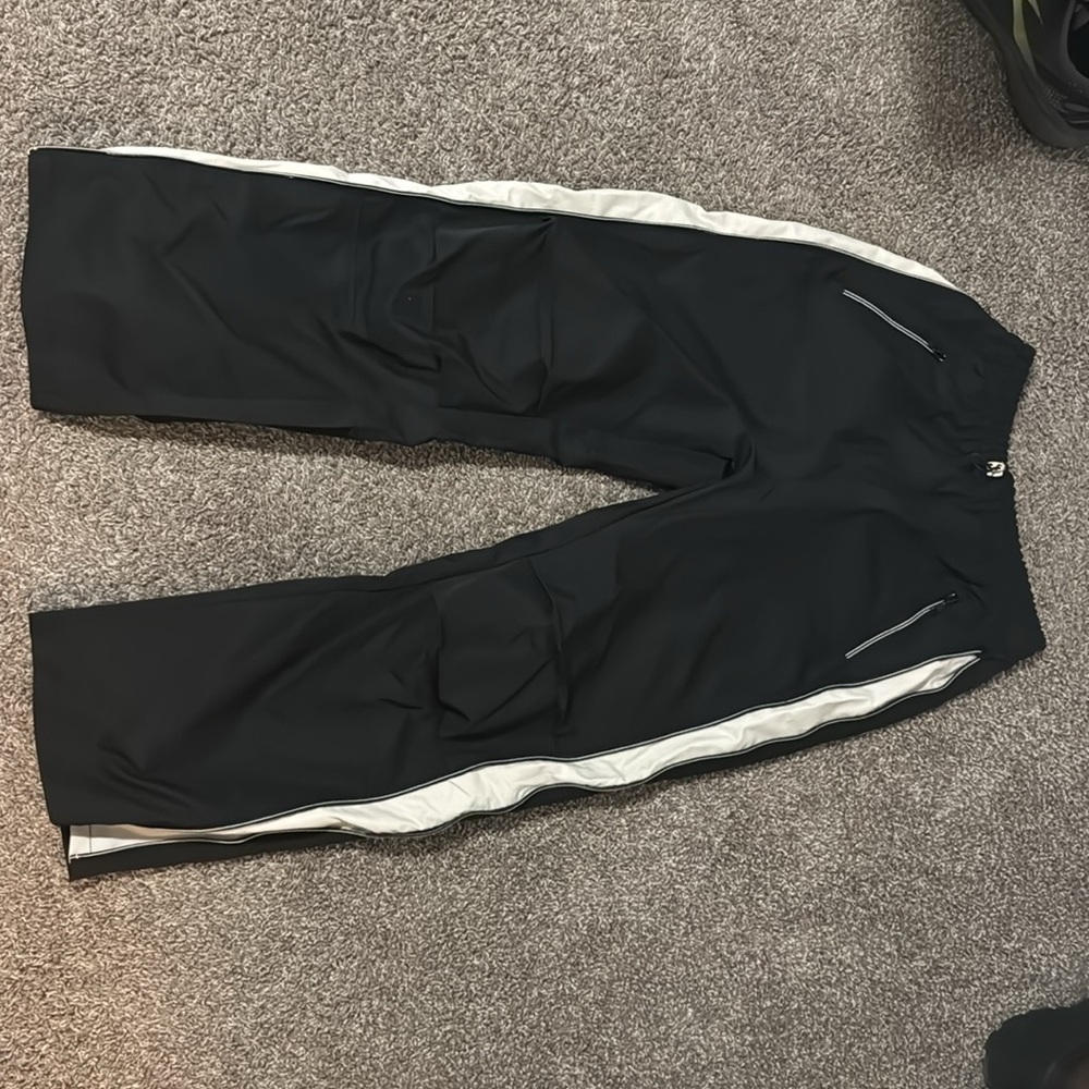 Size small - Picture 3 of 4
